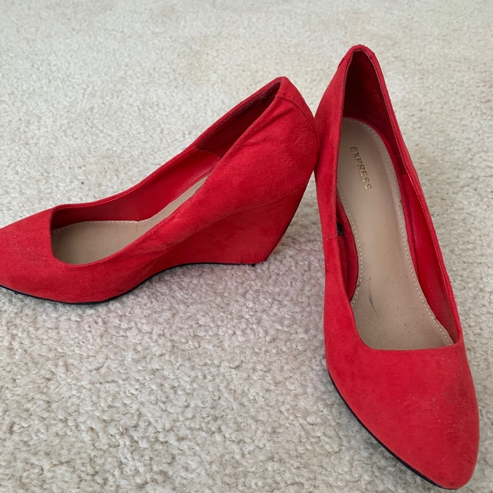 Express Red Wedges